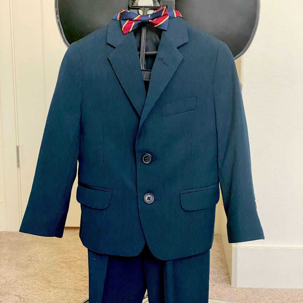 SOLD pre loved Calvin Klien like new 3T easter outfit suit